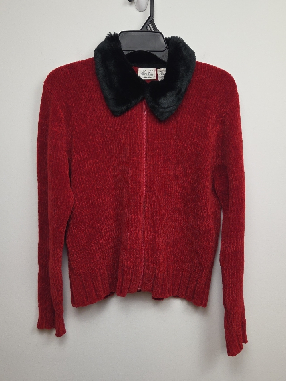 Vintage Y2K 90s Red Chenille Zip-Up Sweater Black Faux Fur Collar Old Money - M